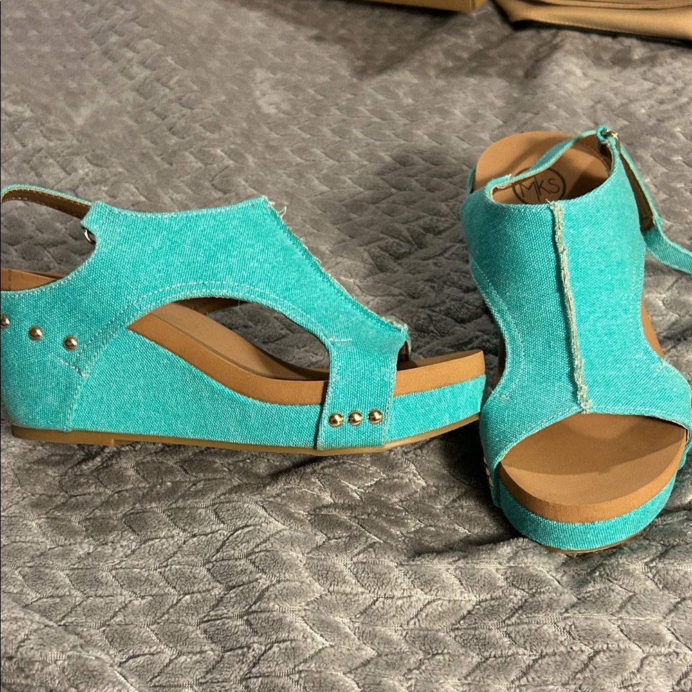 Makers brand  Turquoise Wedge Sandals 8